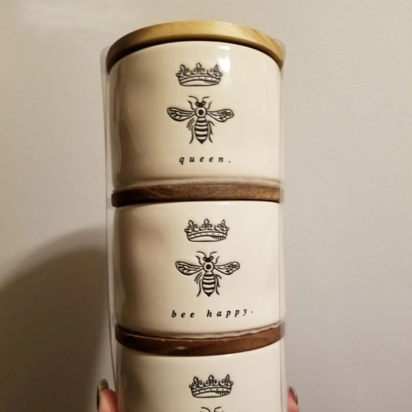 NEW RAE DUNN CROWN ICON BEE STACKABLE CELLARS - Picture 2 of 3